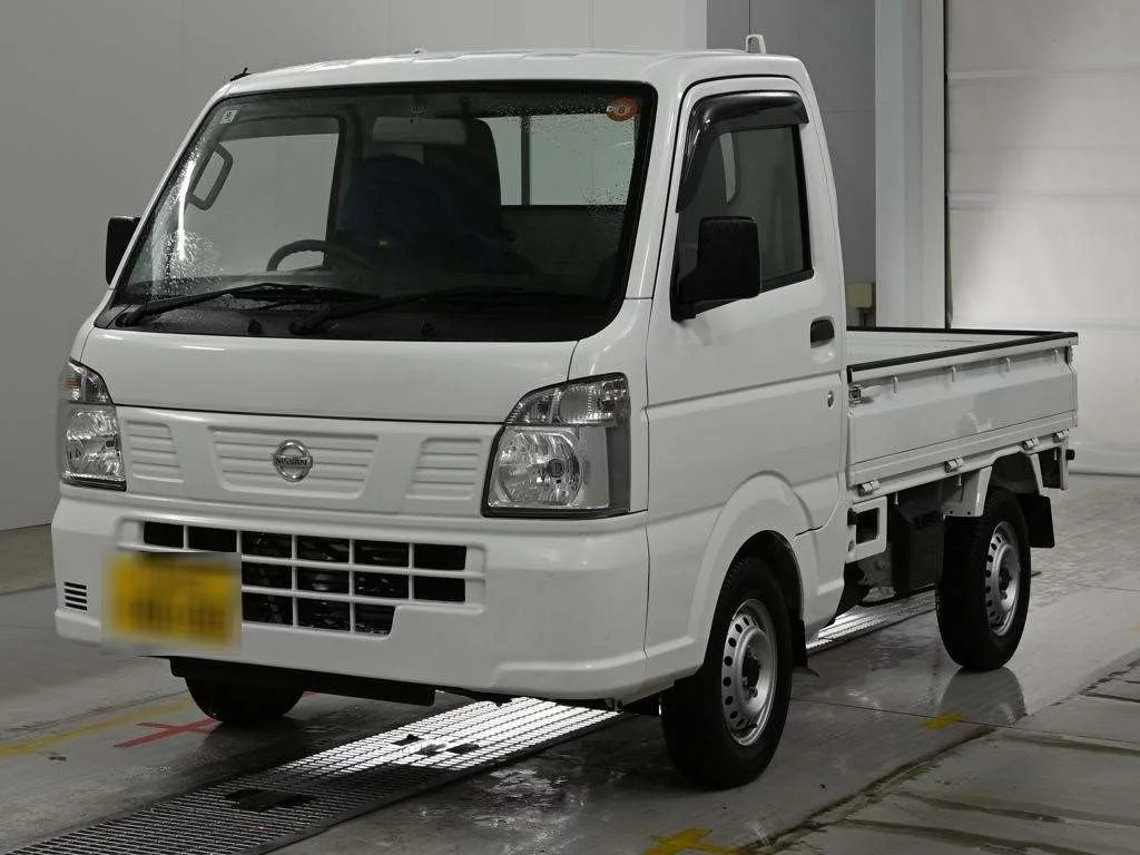 Nissan NT100 Clipper DR16T 2023